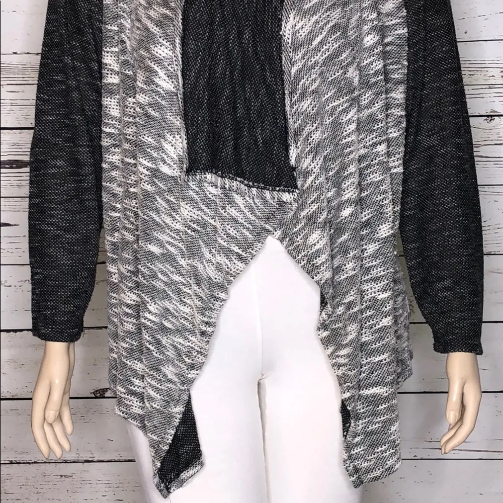 Style & Co. Woman Size 2X Black & White Drape Open Front Sweater Cardigan Jacket - Image 3