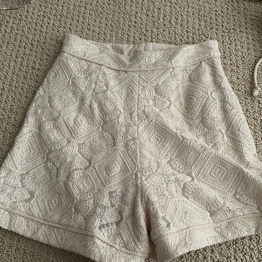 Lichet Embroidered set - Image 11