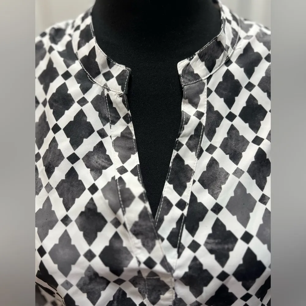 Mud Pie  Black and White Sleeveless Women's Top Size Medium M - Image 2