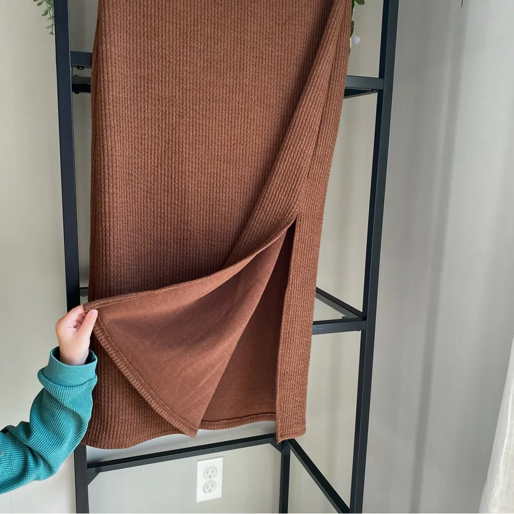 NWOT American Eagle Highrise Rib Knit Midi Skirt - Image 4