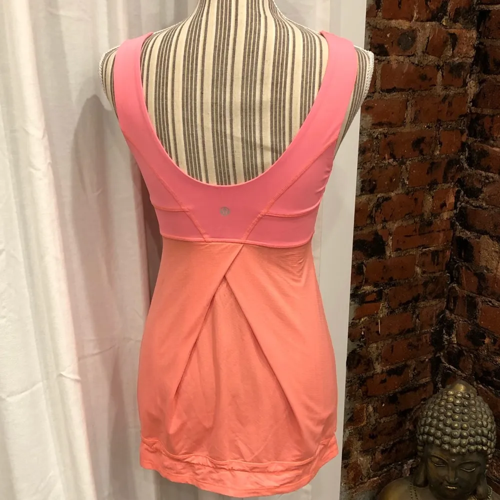 Lululemon tame me tank size 4 - Image 3