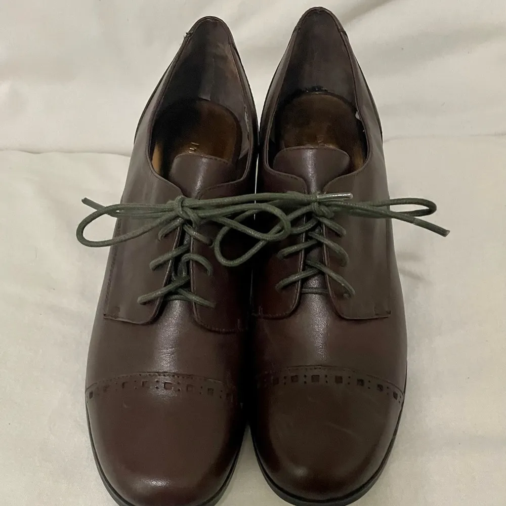 Etienne Aigner Nada Oxford Heels Leather Y2K 90s Lace Up Career Casual Size 8.5 - Image 3