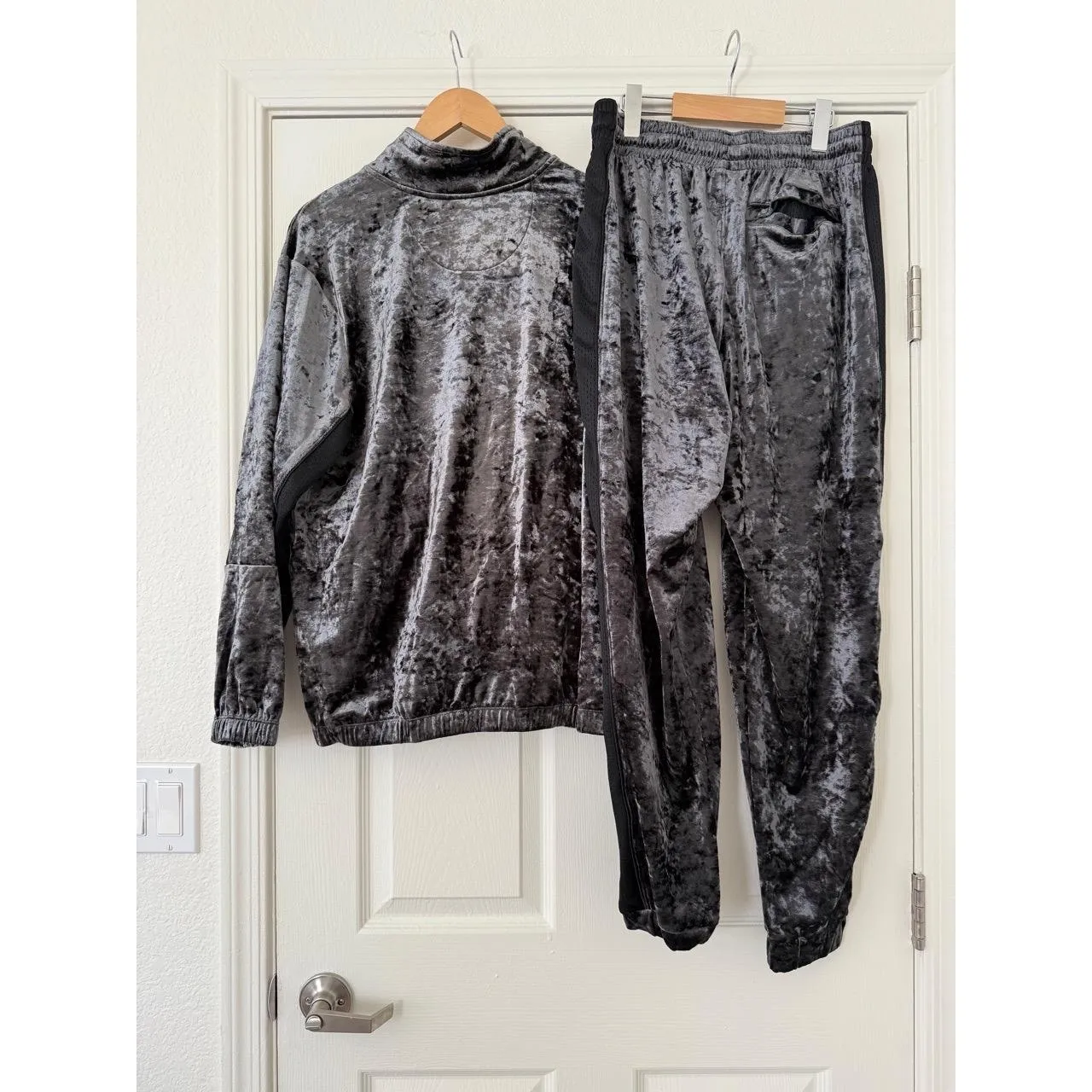 Nike Giannis Freak Velour Tracksuit Set Medium - Image 3