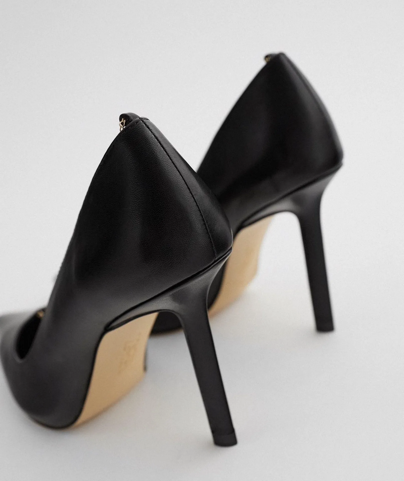 Leather High Heels Shoes with Gold Chain - Image 6