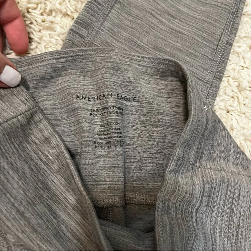 American Eagle the everything pocket leggings size xs - Image 4