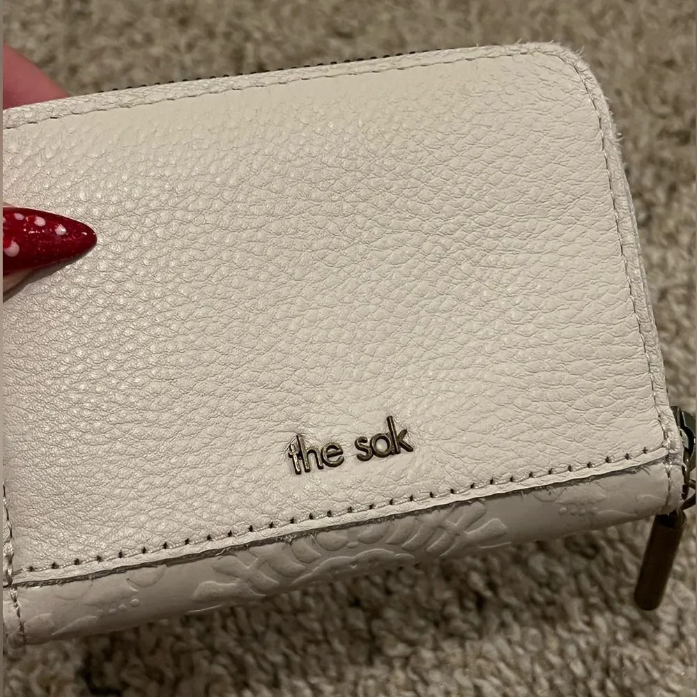 The Sak Iris Medium Embossed Authentic Leather Wallet in Stone Floral - Image 2