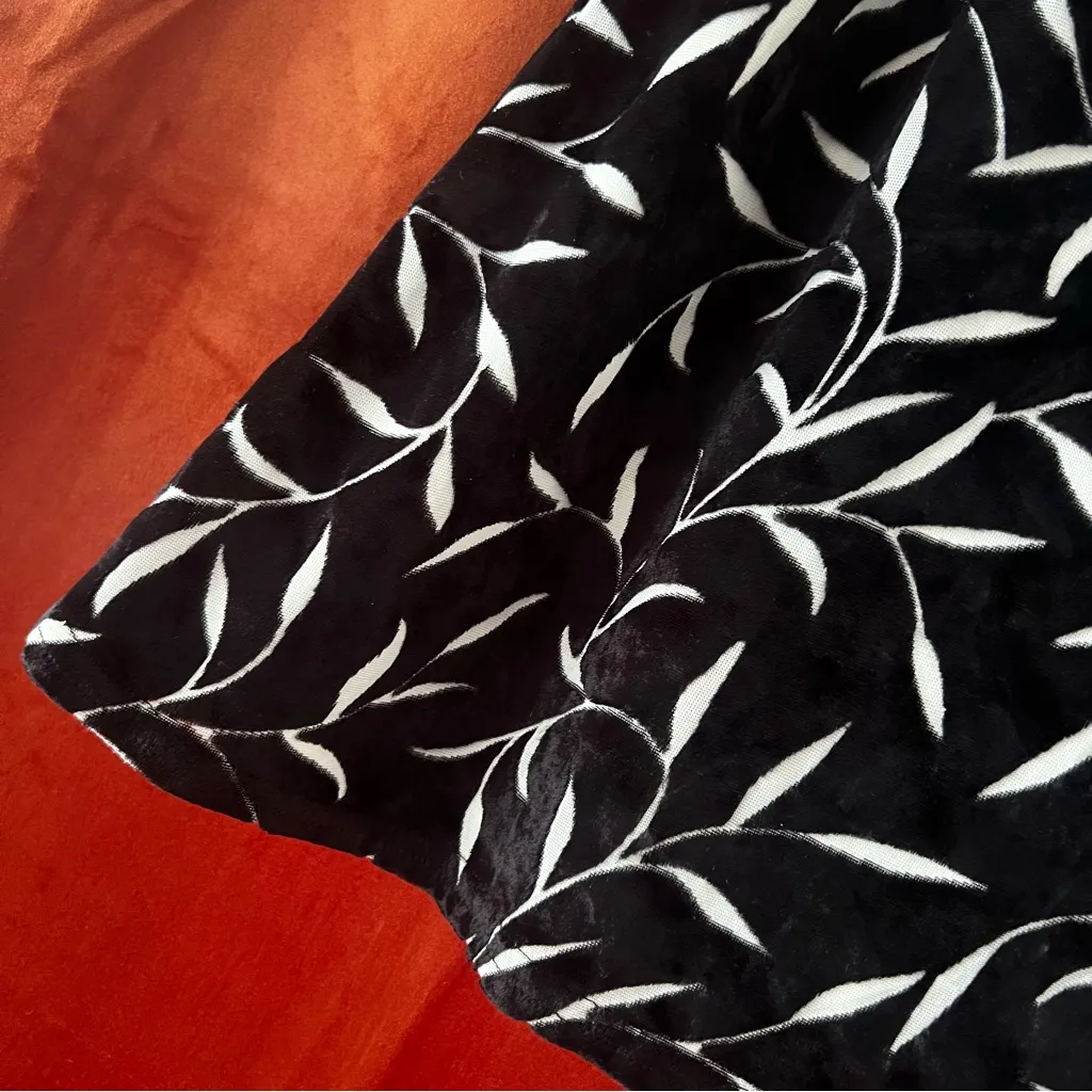 Vintage 90s Jalate Black Velvet‎ Floral Mini Dress - Image 2