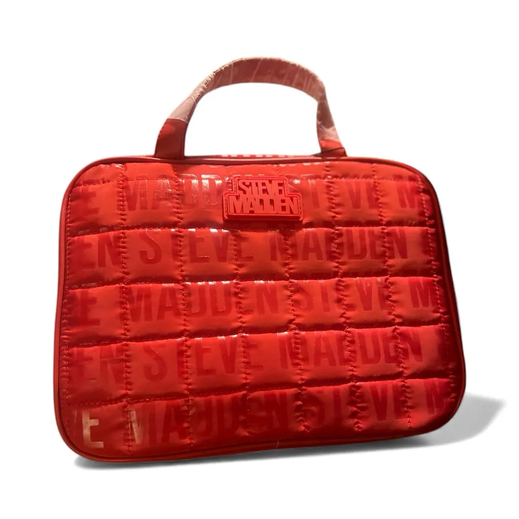 STEVE Madden Large Red Cosmetic Travel Quilted Bag - Image 4