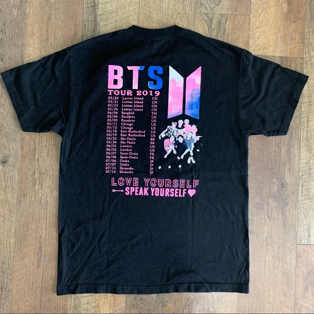 BTS Love Yourself Concert Tee 2019 size large Black - Image 4