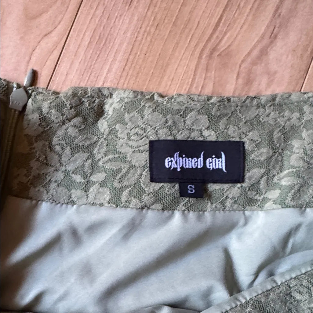 Green Floral Ruffle Skirt - Image 2