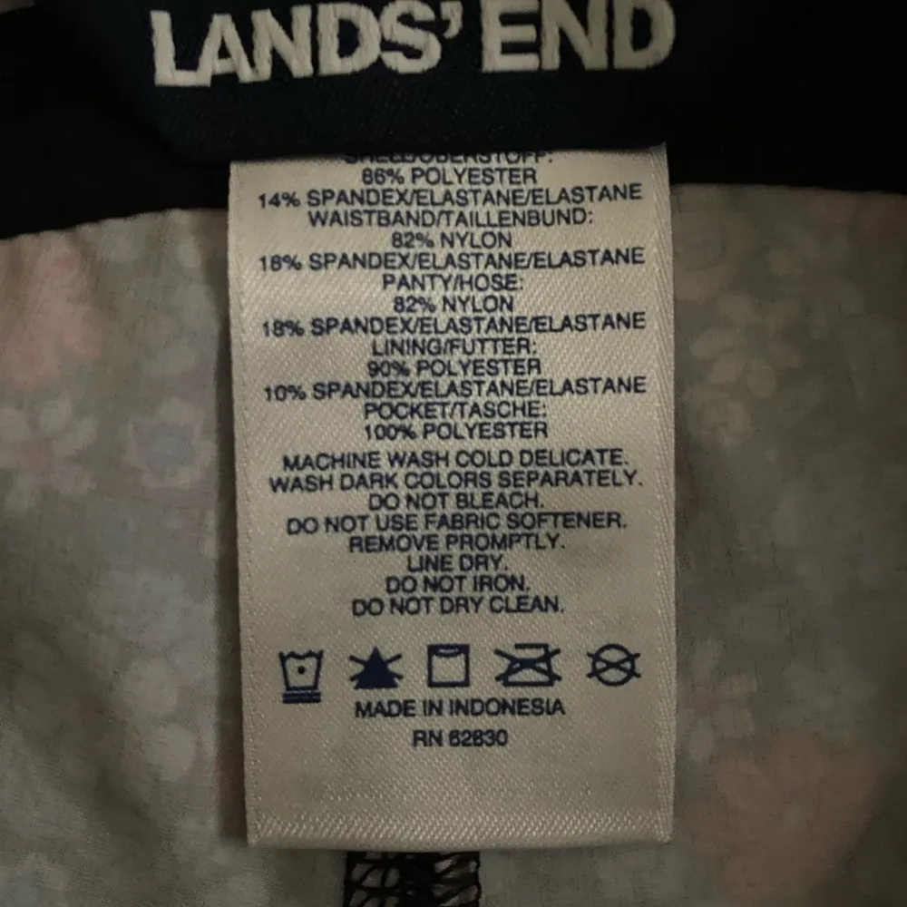 Lands' End Mid Rise Pull On floral athletic short Size 10 - Image 5