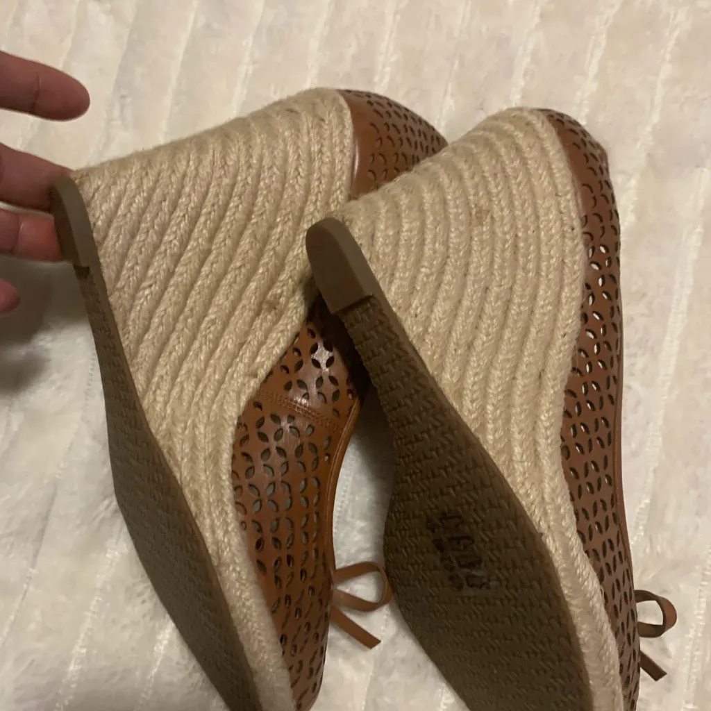 Michael Kors Tan Perforated Women's Shoes - Image 8