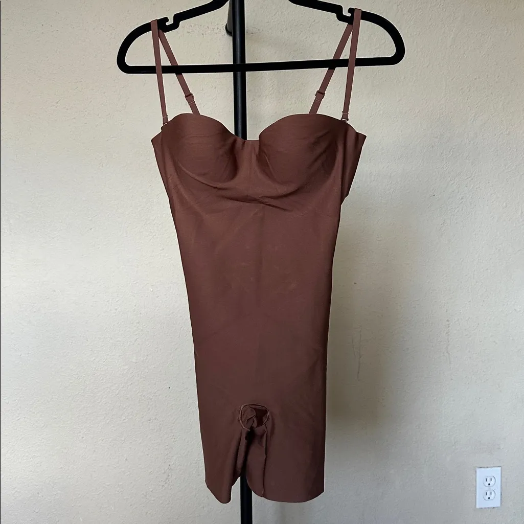 Skims Core Sculpt Body Zoned Underwire Molded Mid Thigh Bodysuit In Sienna NWT M - Image 5