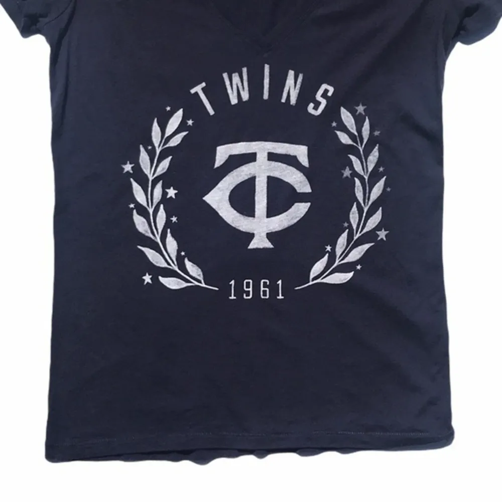 3/$25🍾🍾VS Pink MN Twins Navy Blue V-neck Tee Shirt - Image 5