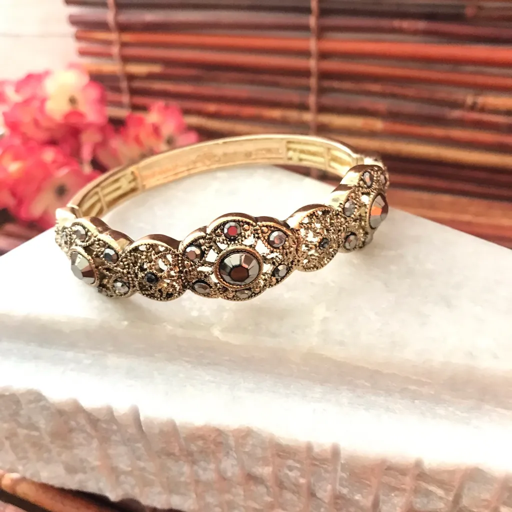 Liz Claiborne Gold Tone Bracelet Colorful Stones In box - Image 3