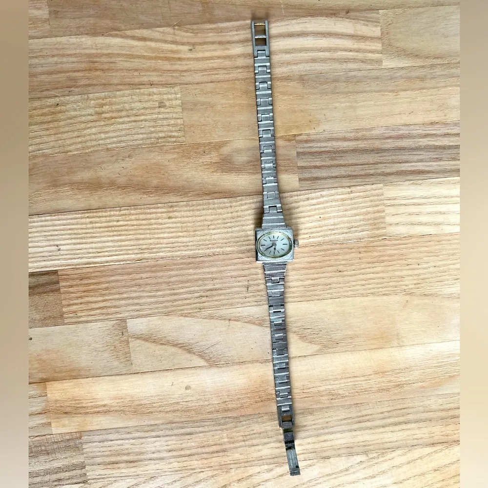 Bulova Ladies Watch Rare Vintage White Gold Tone Manual Winding N8 Swiss Made - Image 13