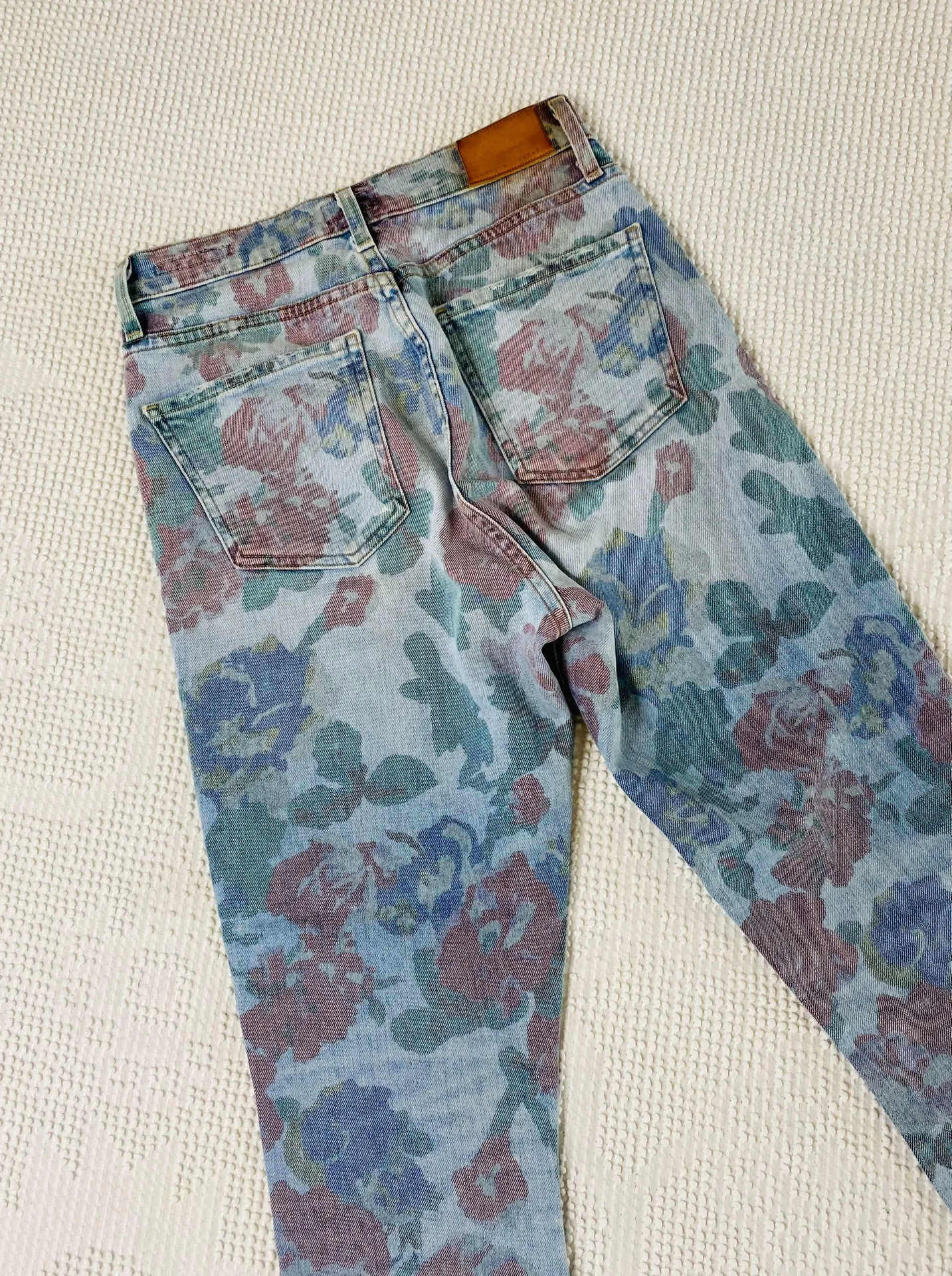 Citizens of Humanity Olivia Crop Floral High Rise Jeans - Image 9