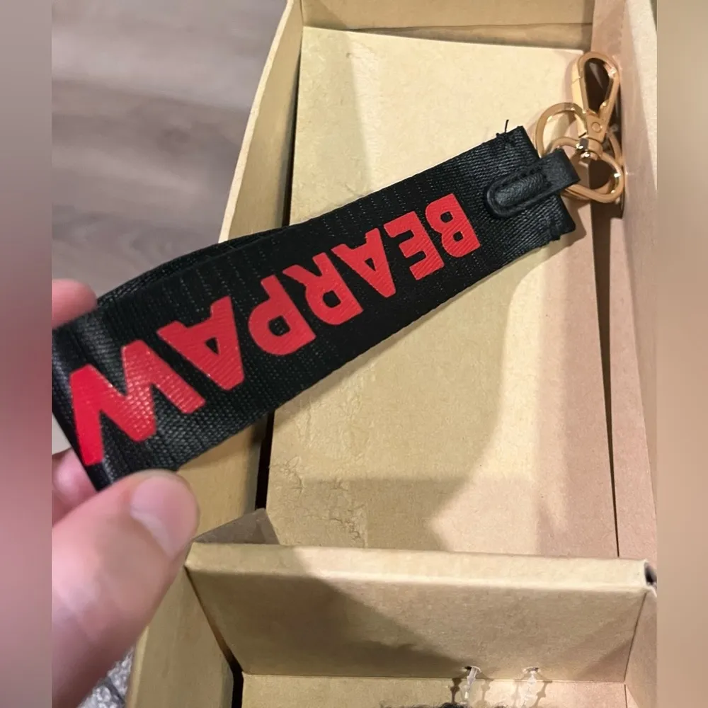 NWT Bearpaw 3pc Gift Set including Sherpa Backpack/Sherpa Zip Pouch/Keychain - Image 12