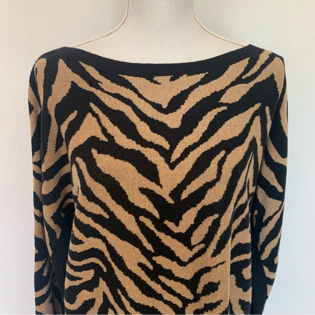 EUC CAbi Dani Zebra Print Black Brown Tunic Sweater Style 3884 Size S - Image 3