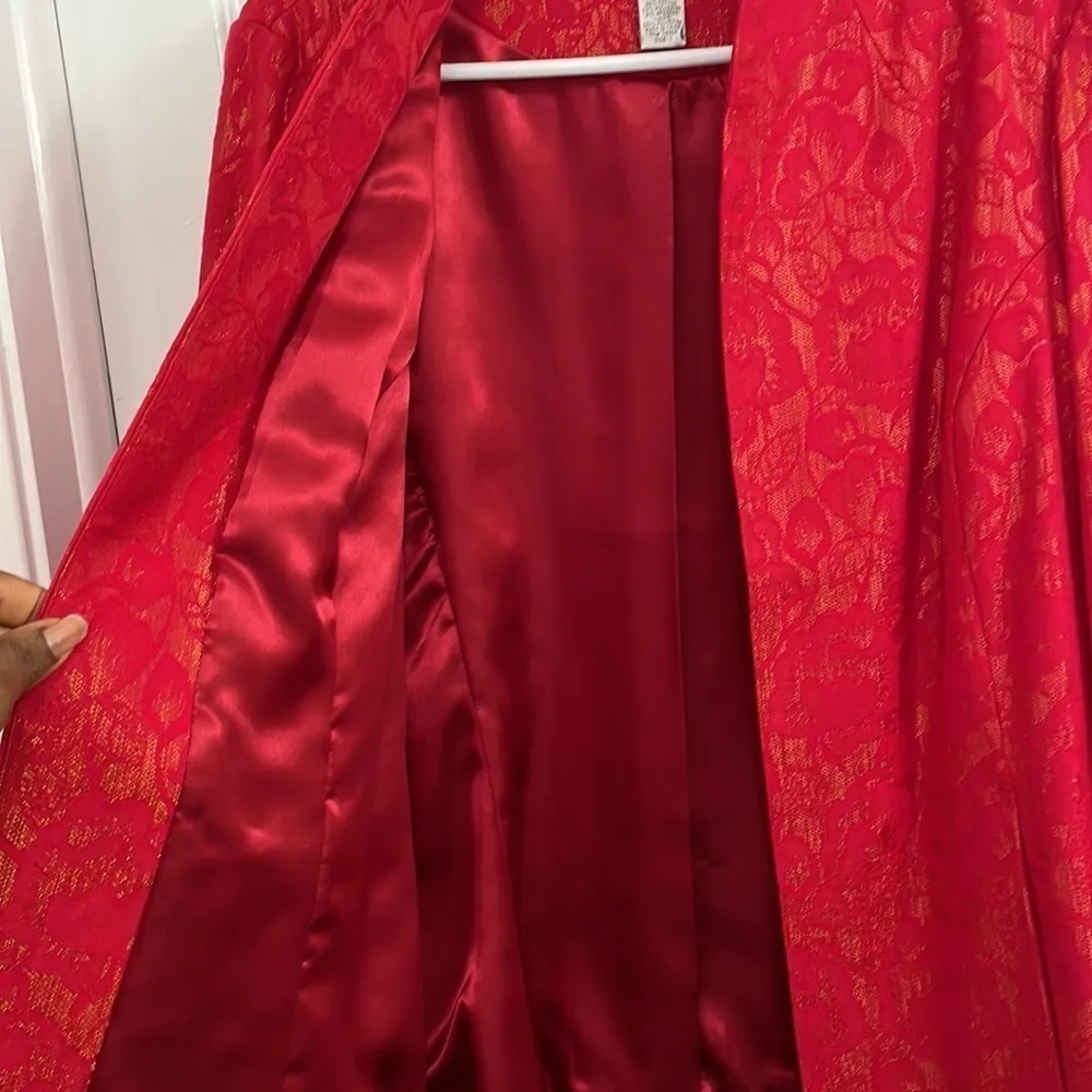 Chico’s Red and Gold Metallic Thread Open Jacket Size 1 US Size 8/10 - Image 5