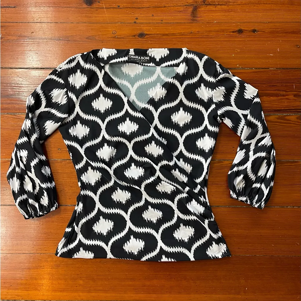 Chiara Boni Black & White Ikat Wrap Top Long Sleeve Stretch Knit Size Small 🍄 - Image 7