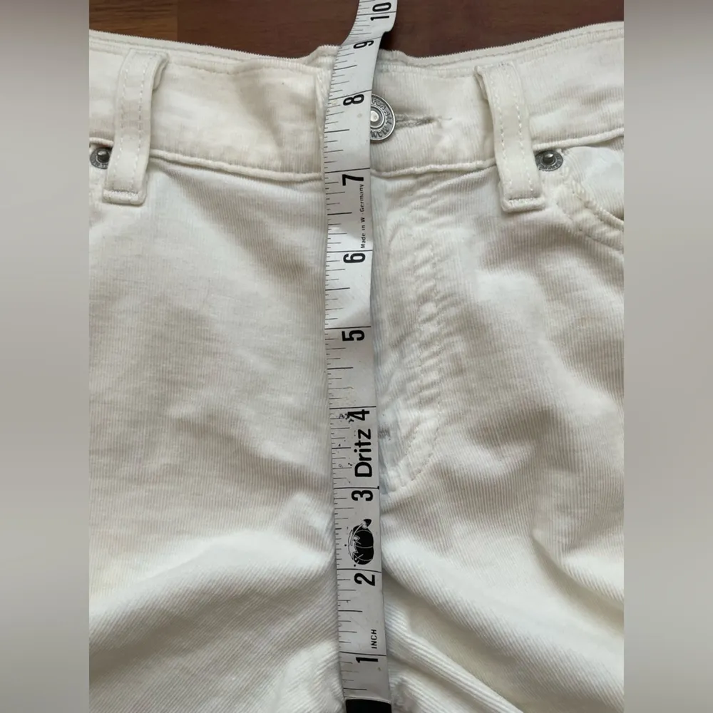 7 For All Mankind Wide Leg Bermuda Shorts Size 28 White Corduroy Low Waist Retro - Image 9