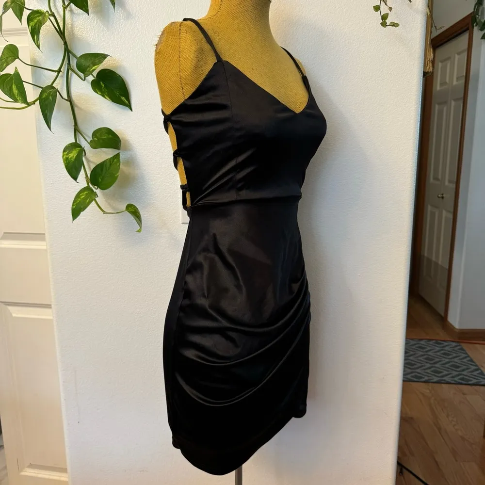 New Elegant V Neck Sleeveles Satin Ruched Side Open Back Bodycon Cami Mini Dress - Image 8