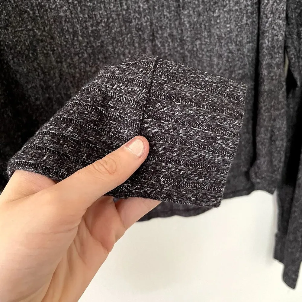 PINK Victoria's Secret small dark gray knit long sleeved v-neck cropped top - Image 5