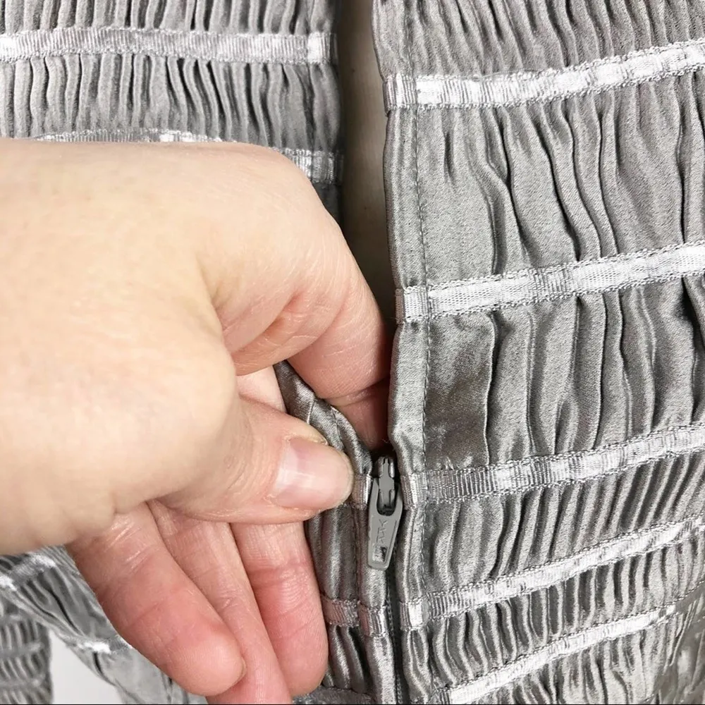 Carmen Marc Valvo Silver Zip Front Shirred Party Cocktail Wedding Jacket Sz 12 - Image 5