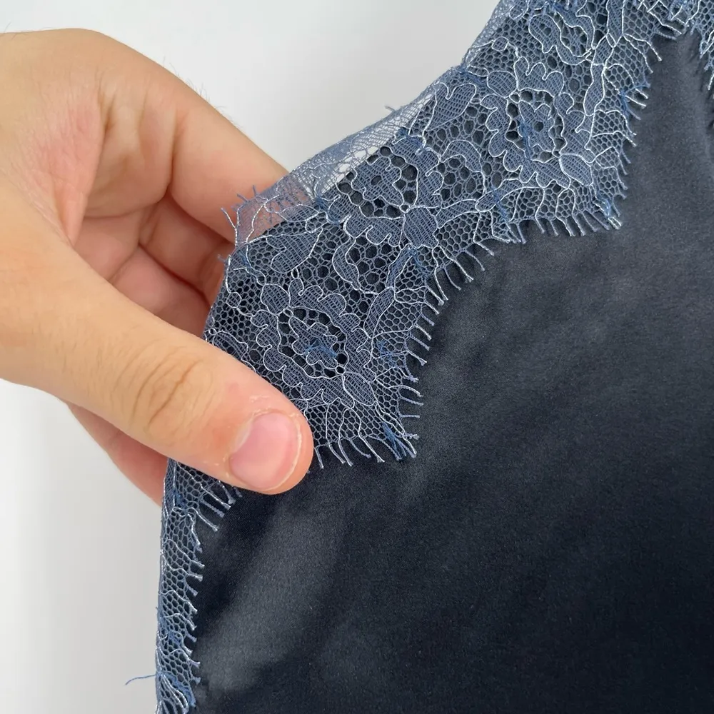 Cami NYC  The Racer Metallic Black Lace Trim silk Cami size xs - Image 4