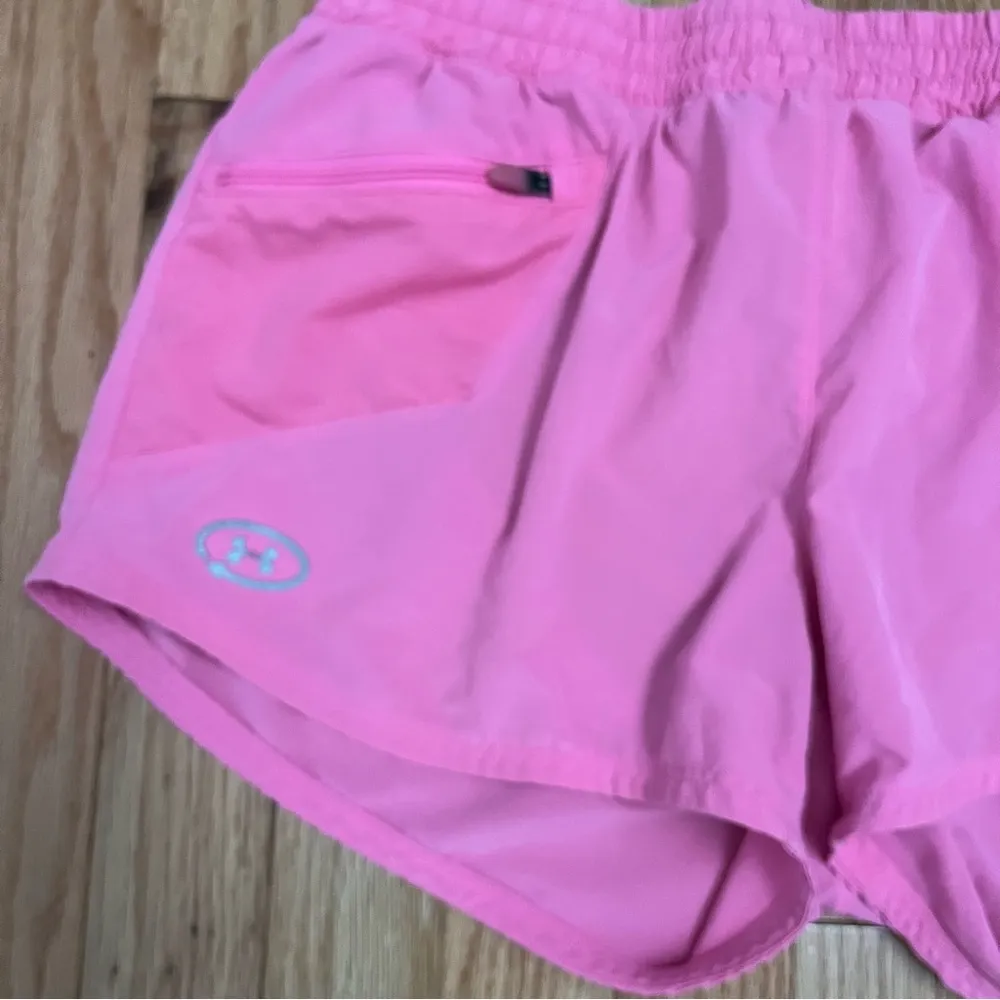 UNDER ARMOUR womens semi fitted heatgear Hot Pink Shorts size medium - Image 2