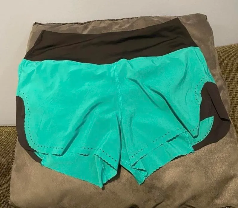 Lululemon Smooth Stride Shorts - Image 3