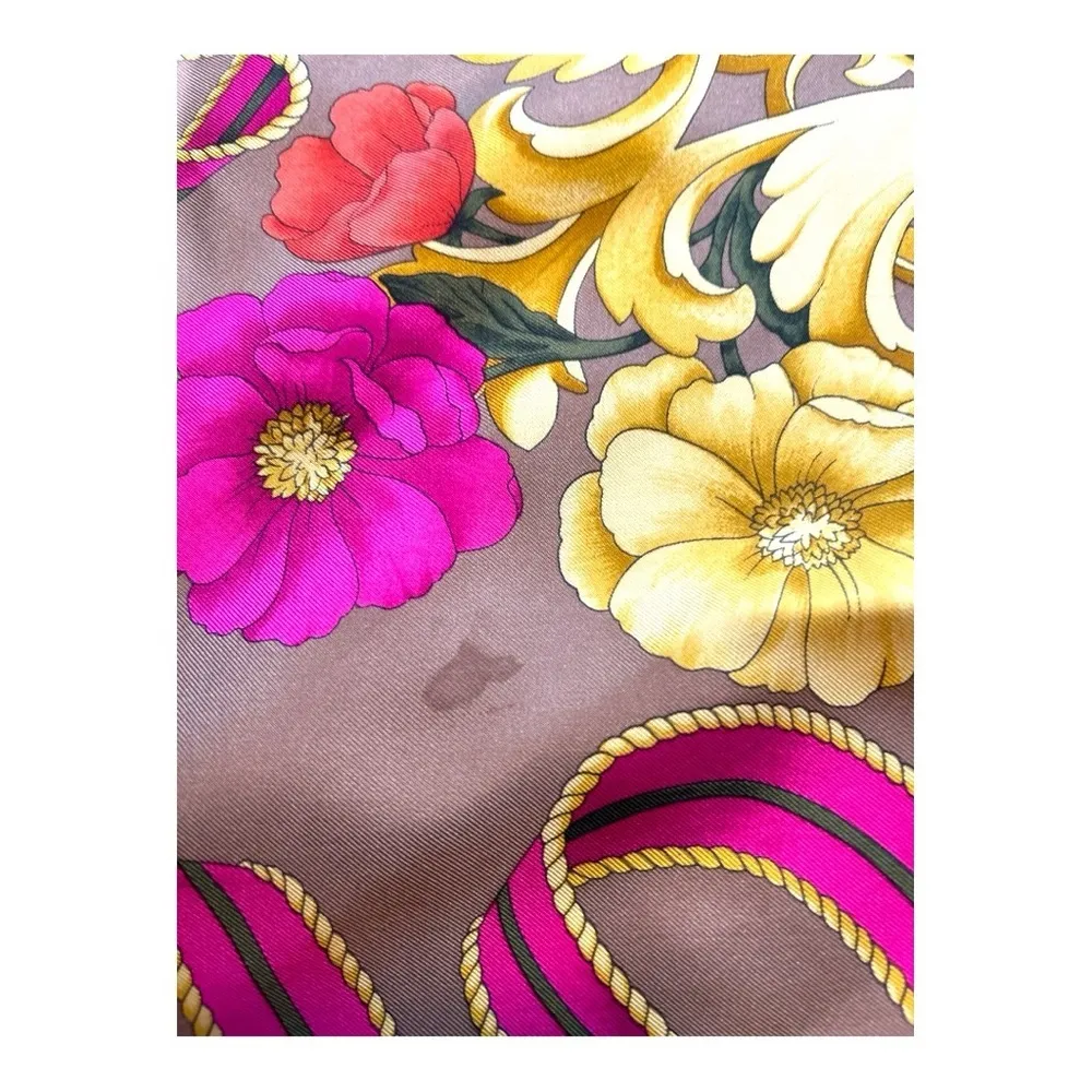 Salvatore Ferragamo scarf - Image 2