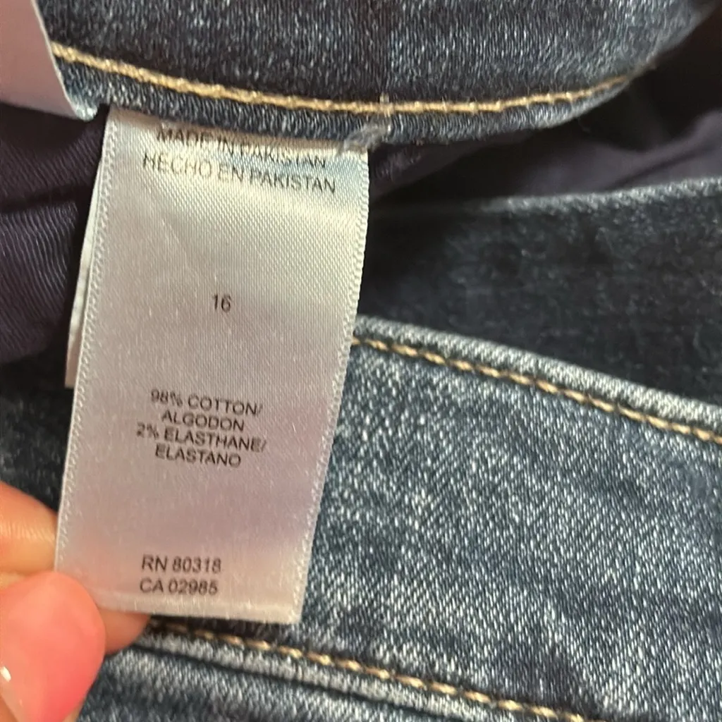 Lucky Brand High Rise Flare Stevie woman jean size 16 inseam 33” slight stretch - Image 5