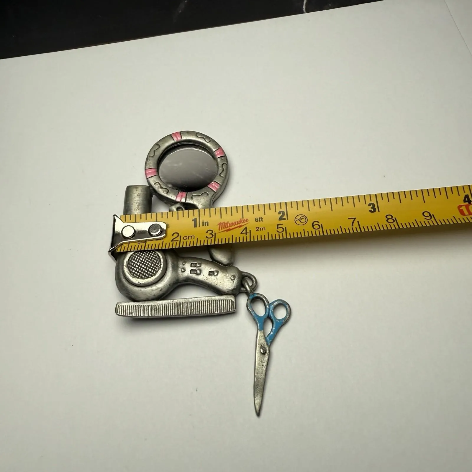 Spoontiques Hairstylist Tools Hairdryer Mirror Brooch Pin Pewter Tone Signed Silver - Image 3