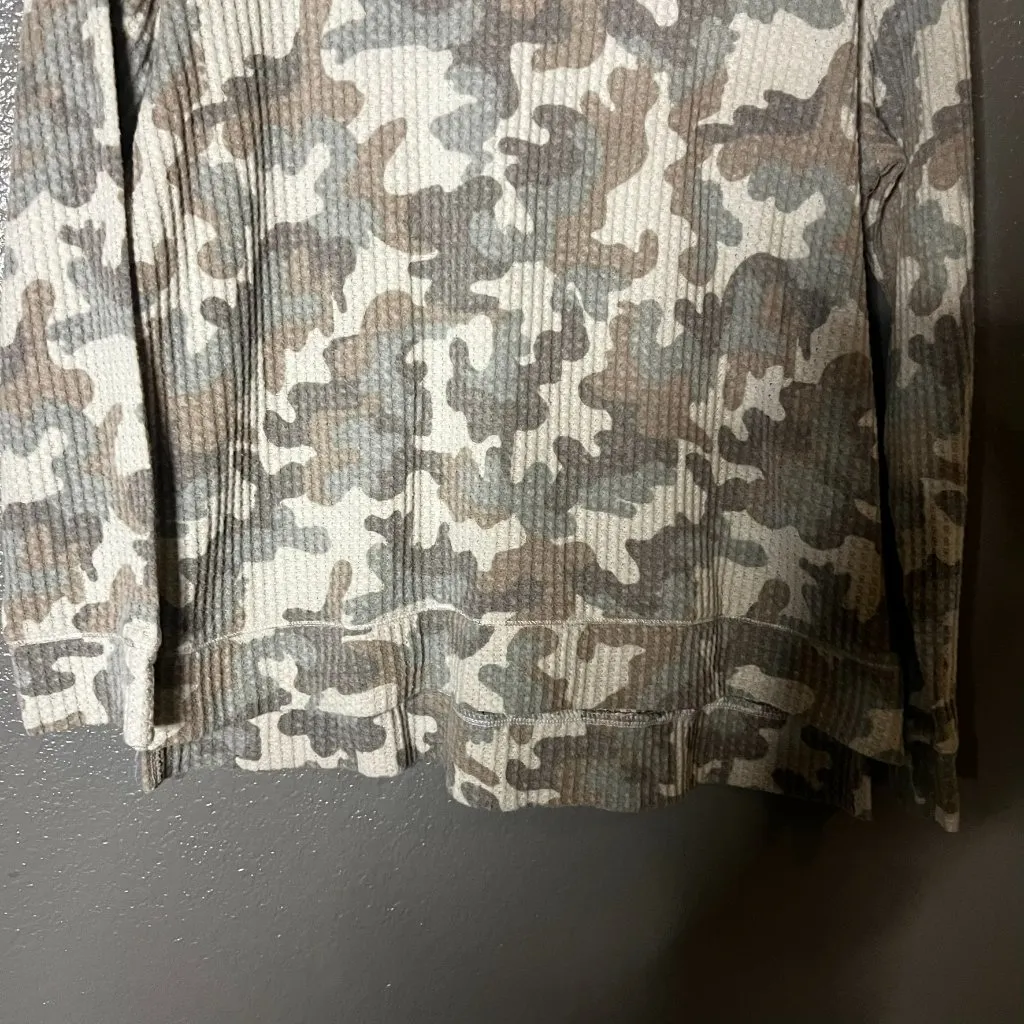 Secret Treasures Women’s Large Camo Waffle Knit Long Sleeve Top L - Image 5
