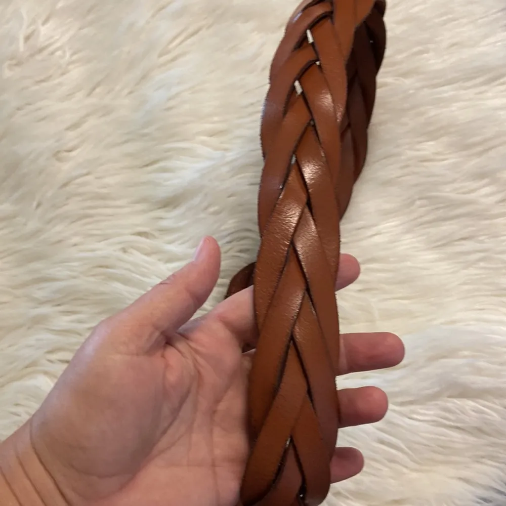 GAP Women’s Belt size S length 38” color light brown leather excellent condition - Image 9