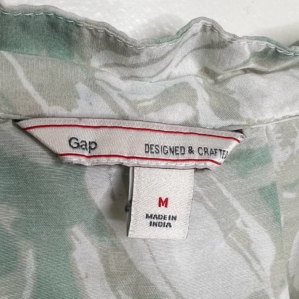 Gap  Lightweight Blouse Top V Neck Women’s Size Medium Oversized Beachy - Image 3