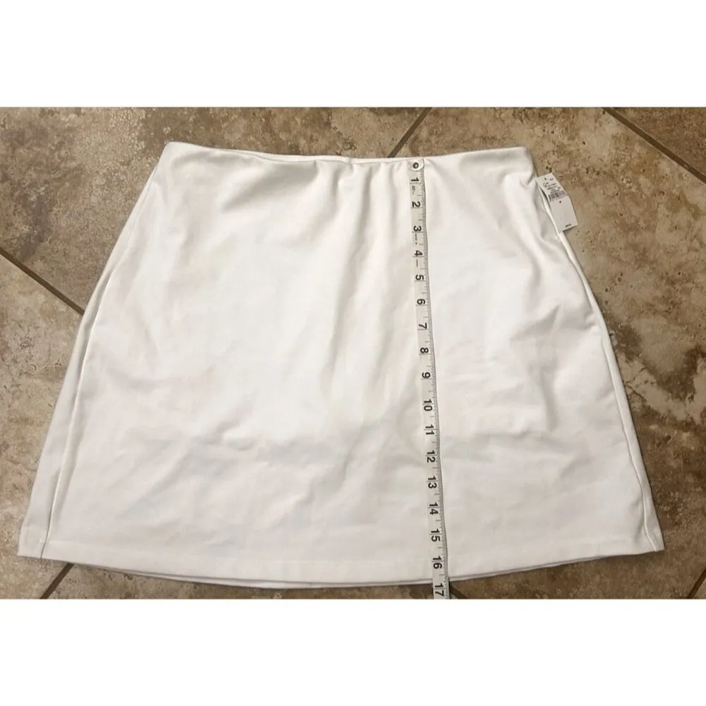 Gap Fit Skort Power Exercise Medium White Current Season NEW - Image 5