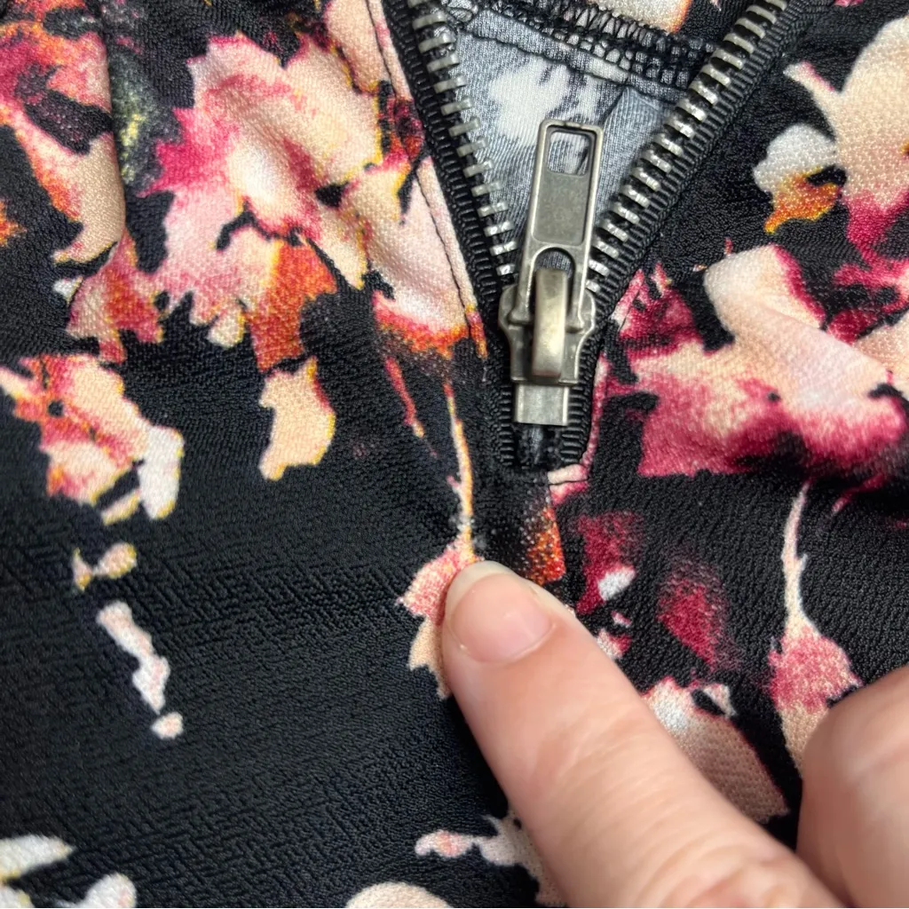 Dark Floral romper pockets shorts one piece zipper back double straps summer xs Black - Image 11