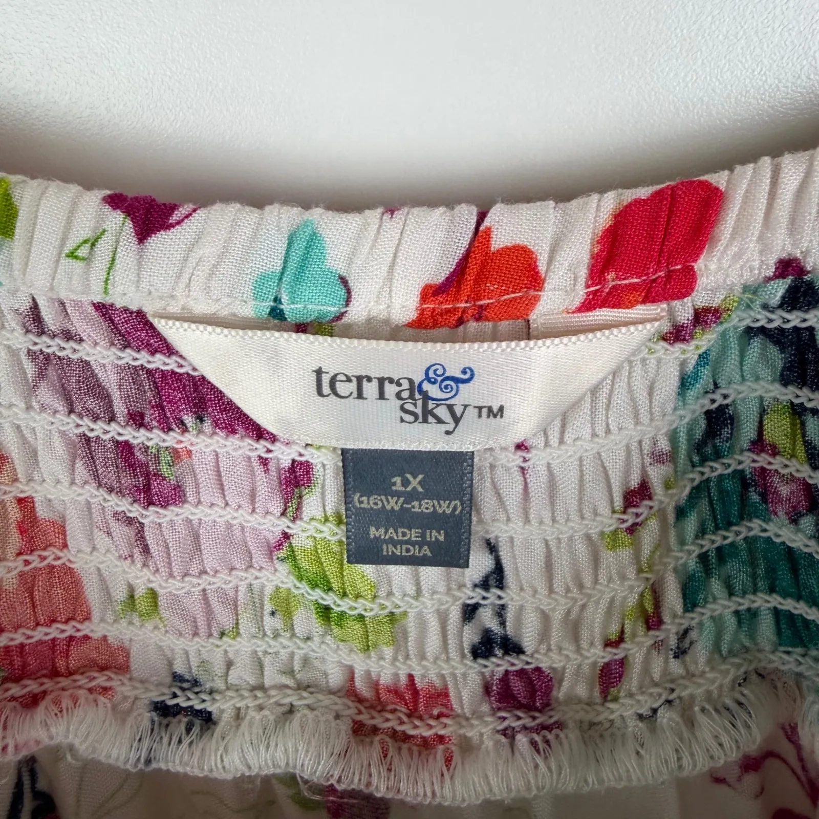 Terra & Sky Floral Smocked Peasant Top Size 1X Multicolor Lightweight Stretch White - Image 5