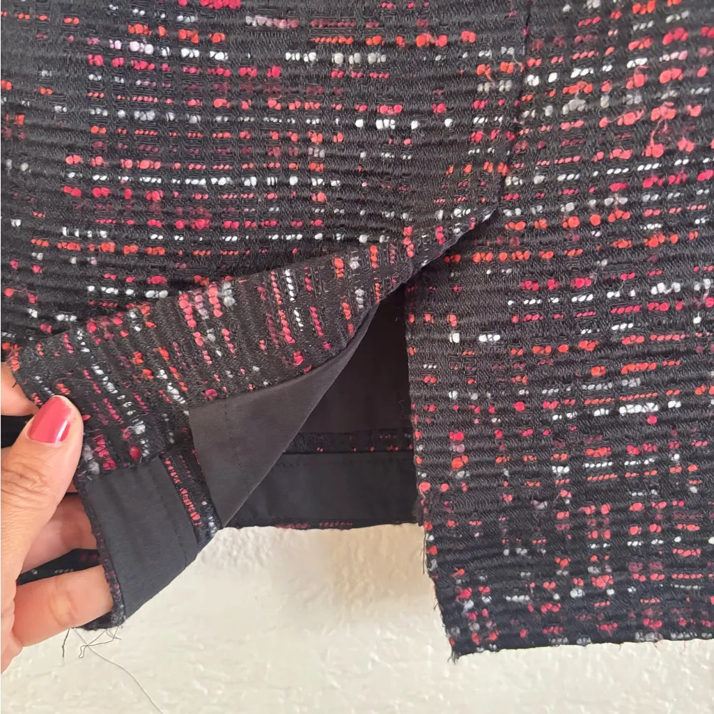 LOFT Black and Red Patterned Pencil Skirt - Image 4