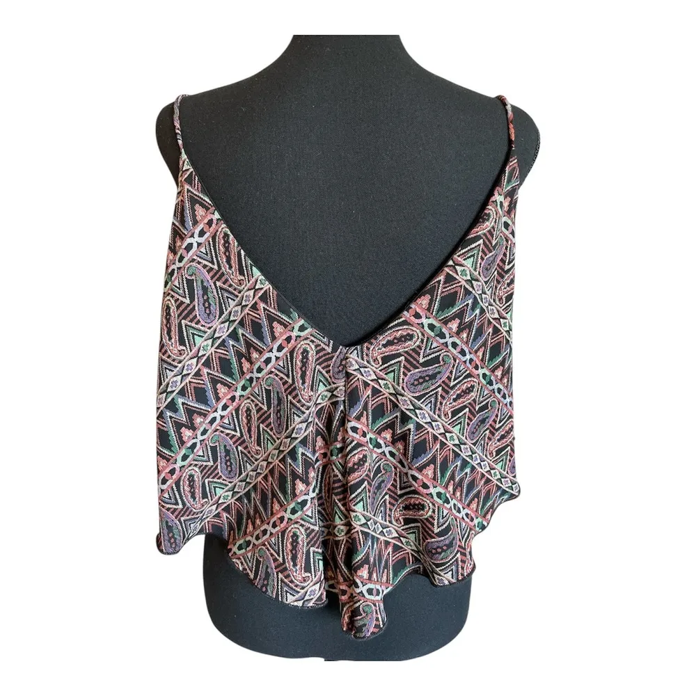 Colorful Women's Geometric Sleeveless Blouse Layered Hem Chic Top • Size Medium - Image 6