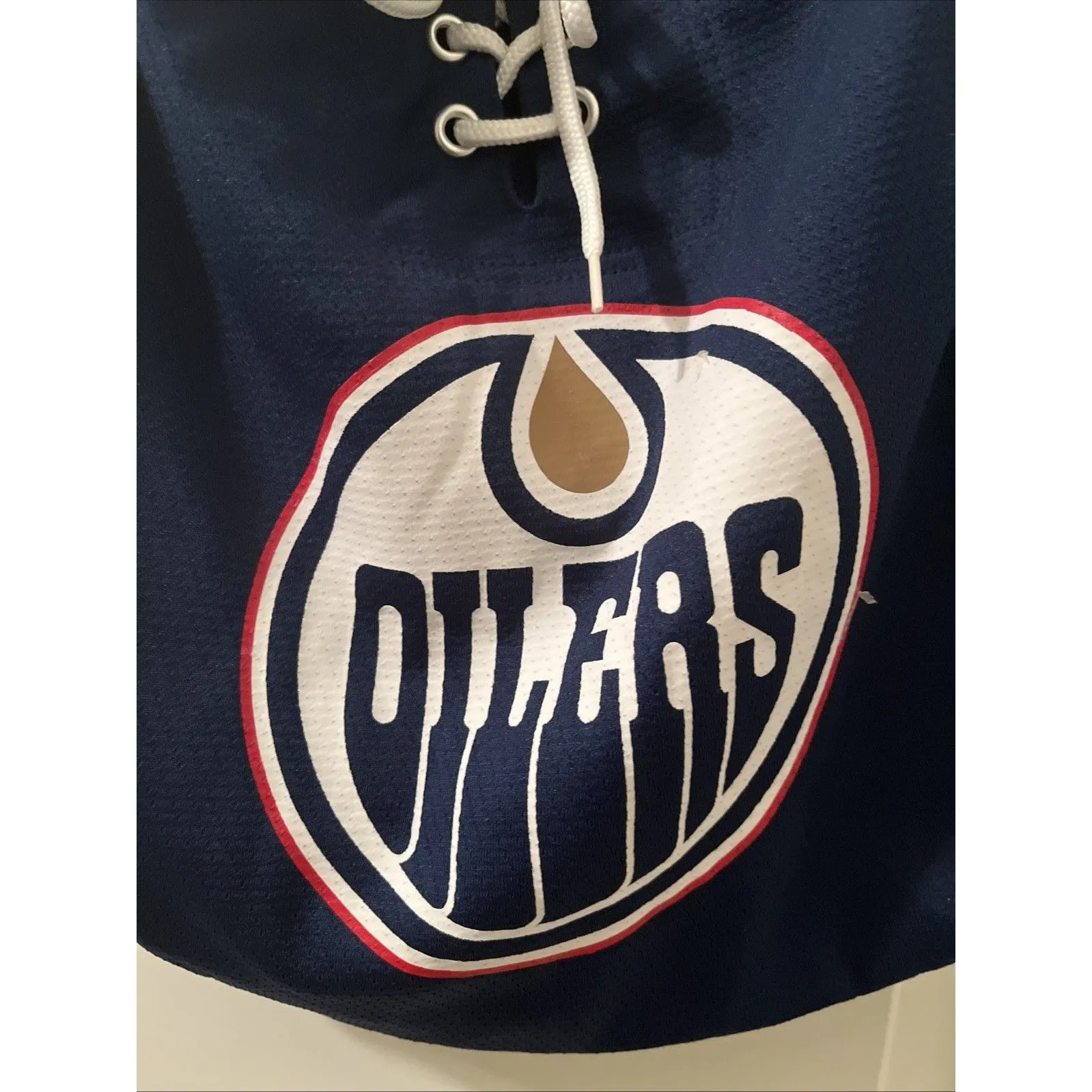 Pro-FAN-ity by Littlearth NHL Edmonton Oilers Jersey Crossbody Purse Bag - Image 5