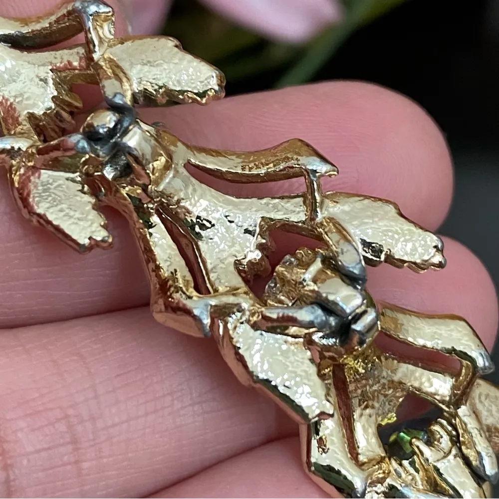 Vintage Unsigned Emerald/Clear Rhinestones Gold - Image 13