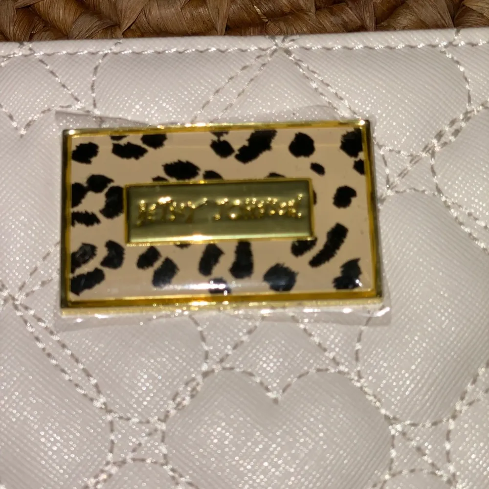 Betsey Johnson large wristlet cosmetic purse - Image 3