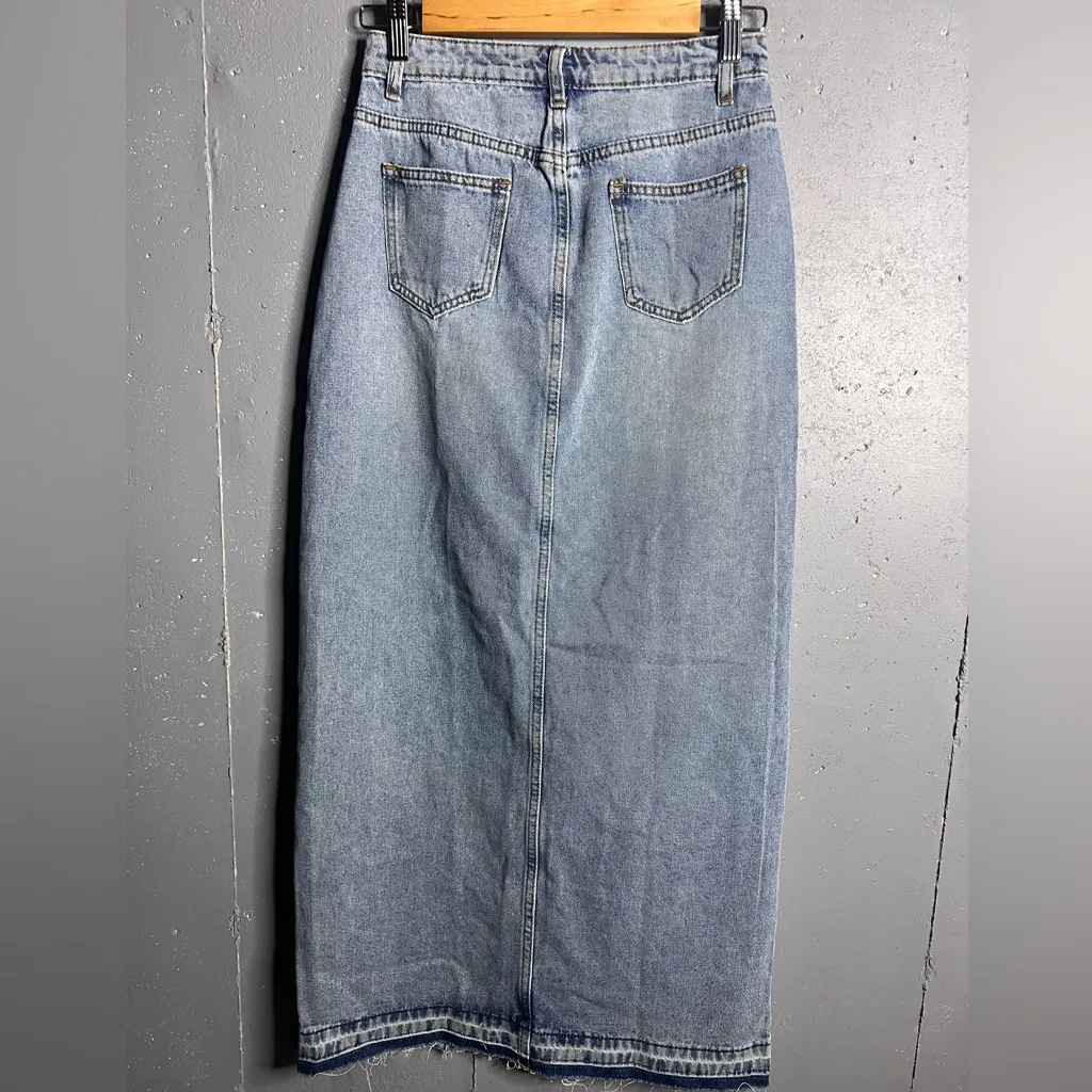 White Fox Boutique Take My Picture Denim Maxi Skirt – Blue Wash.  size XS. NWT - Image 4