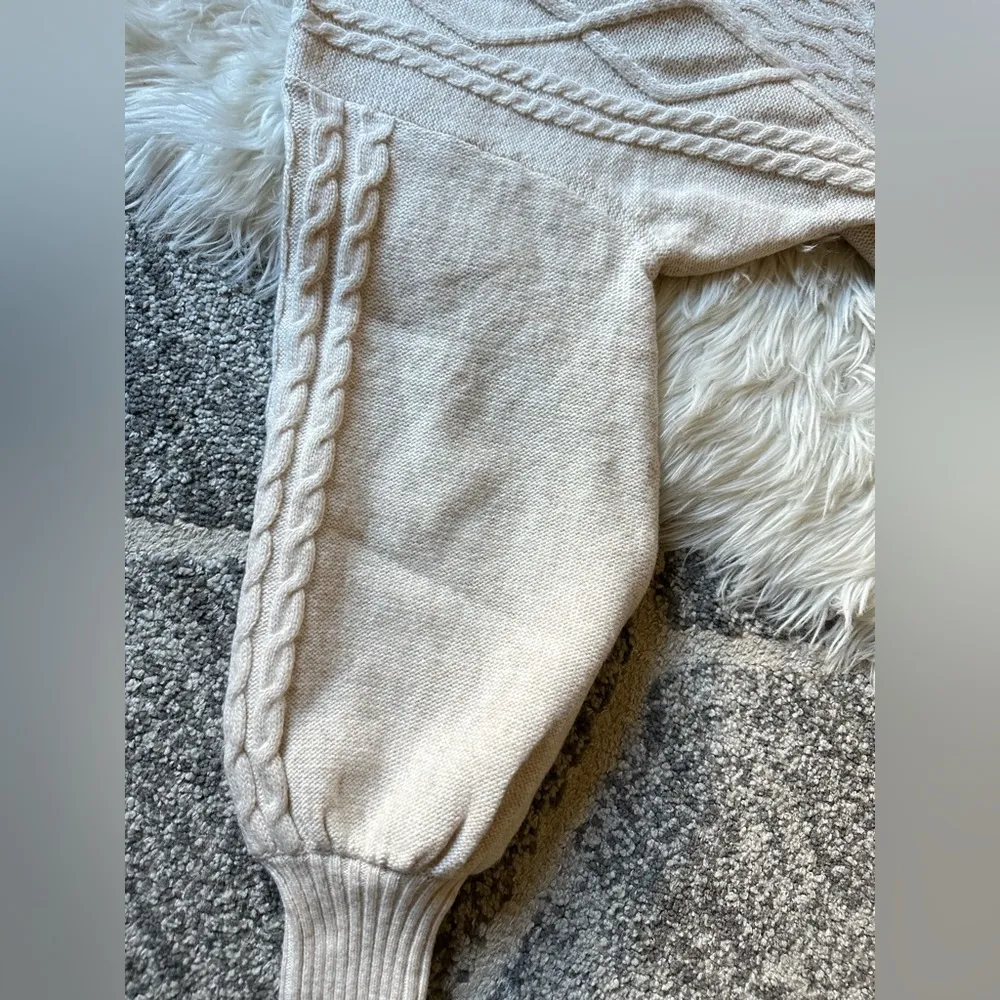 H&M cable knit sweater dress - Image 4