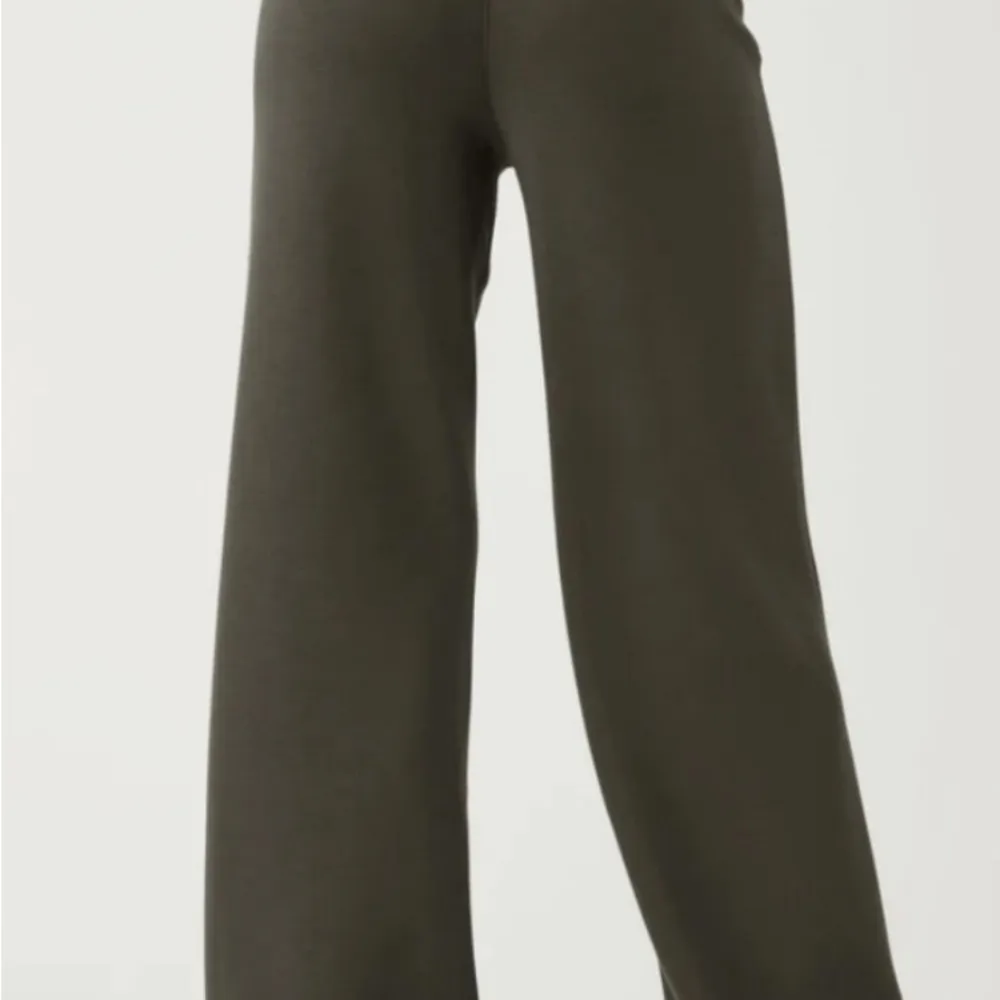 Spanx Air Essentials Women's Wide Leg Pants - Image 2