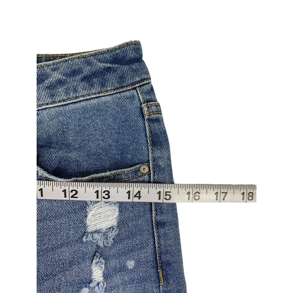 No Boundaries Women's Light Blue Distressed Jeans - Image 5